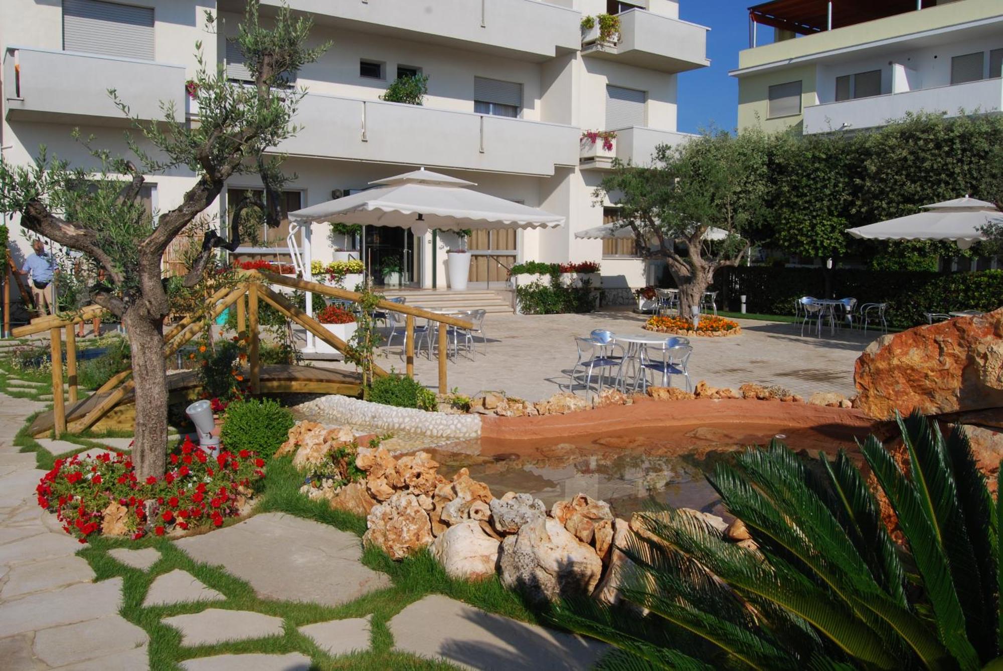 Hotel Costa Verde Tortoreto Exterior photo